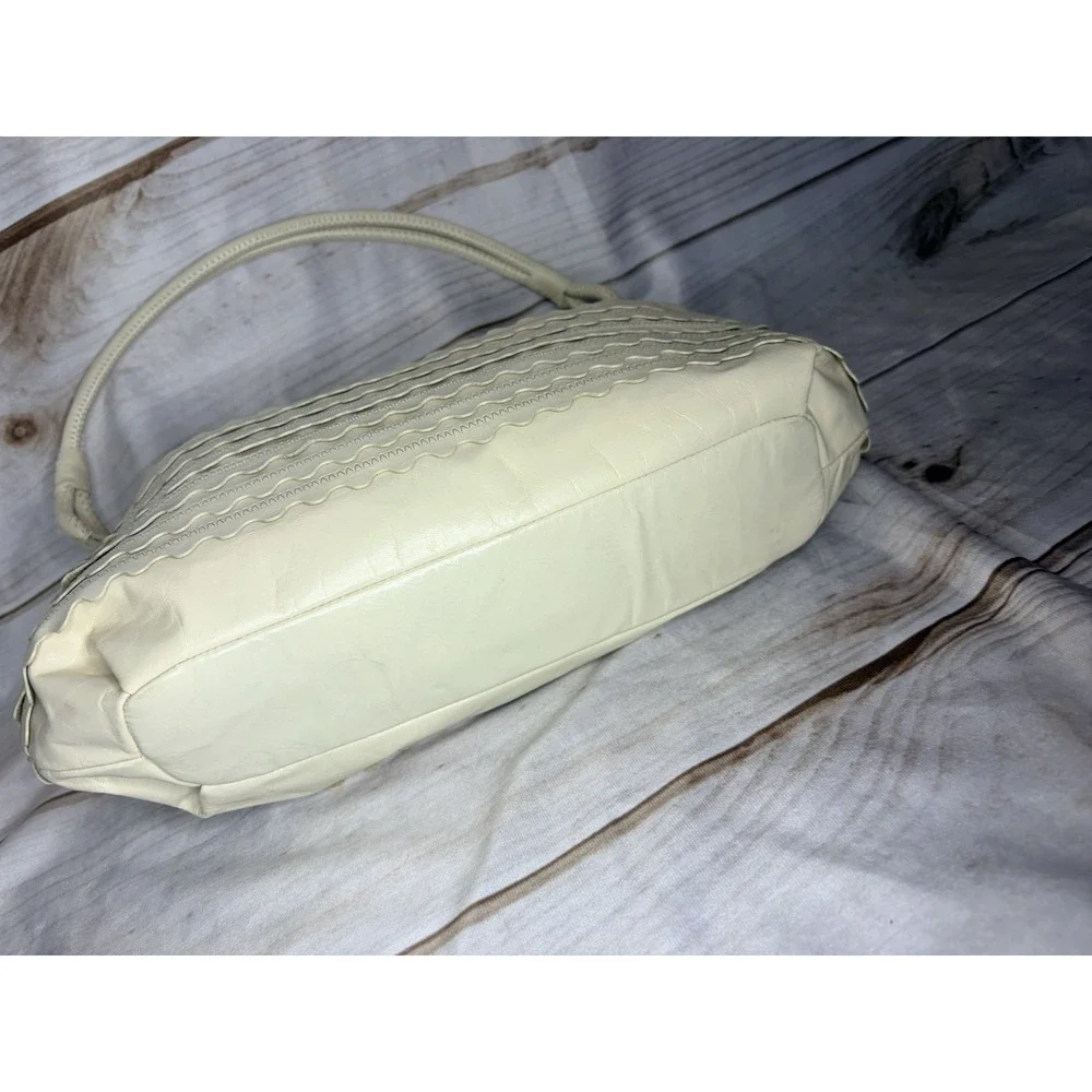 Vintage Sigrid Olsen 100%‎ Leather Hobo Shoulder Bag Ivory Detailed Zip Closure